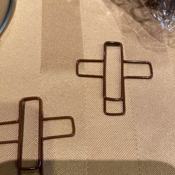 Shaped paper clips, cross Tin full - Picture 3 of 3